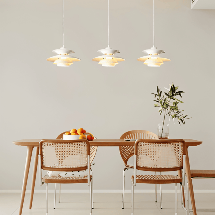 Trendig designlampa, modern belysning. Nordisk pendellampa för stilmedvetna.
