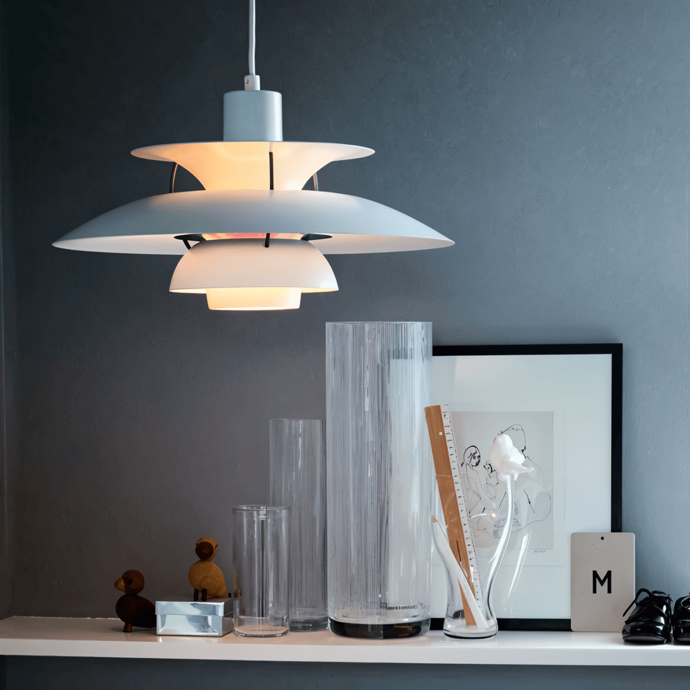 Färgglad takarmatur i skandinavisk design. Modern belysning för hela hemmet.