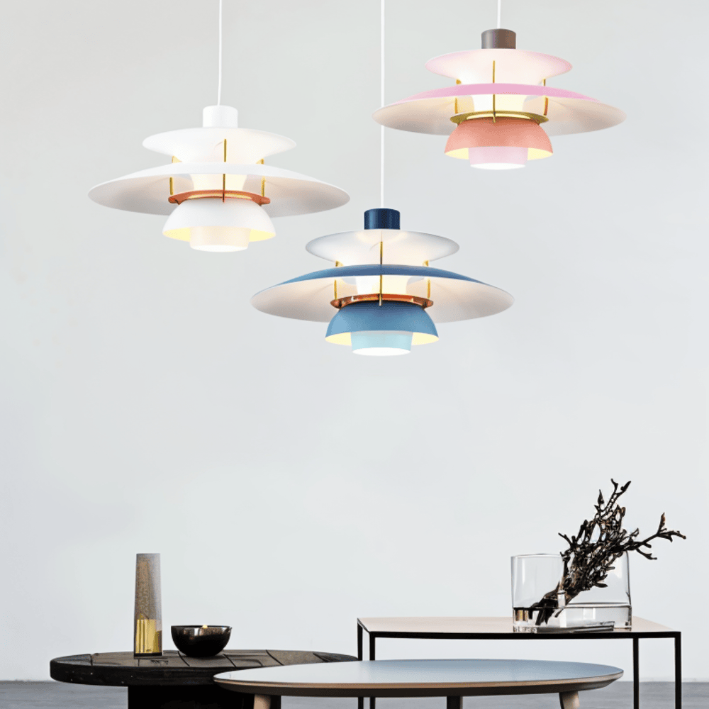 Färgglad scandi pendellampa. Designlampa, modern takbelysning för hemmet.