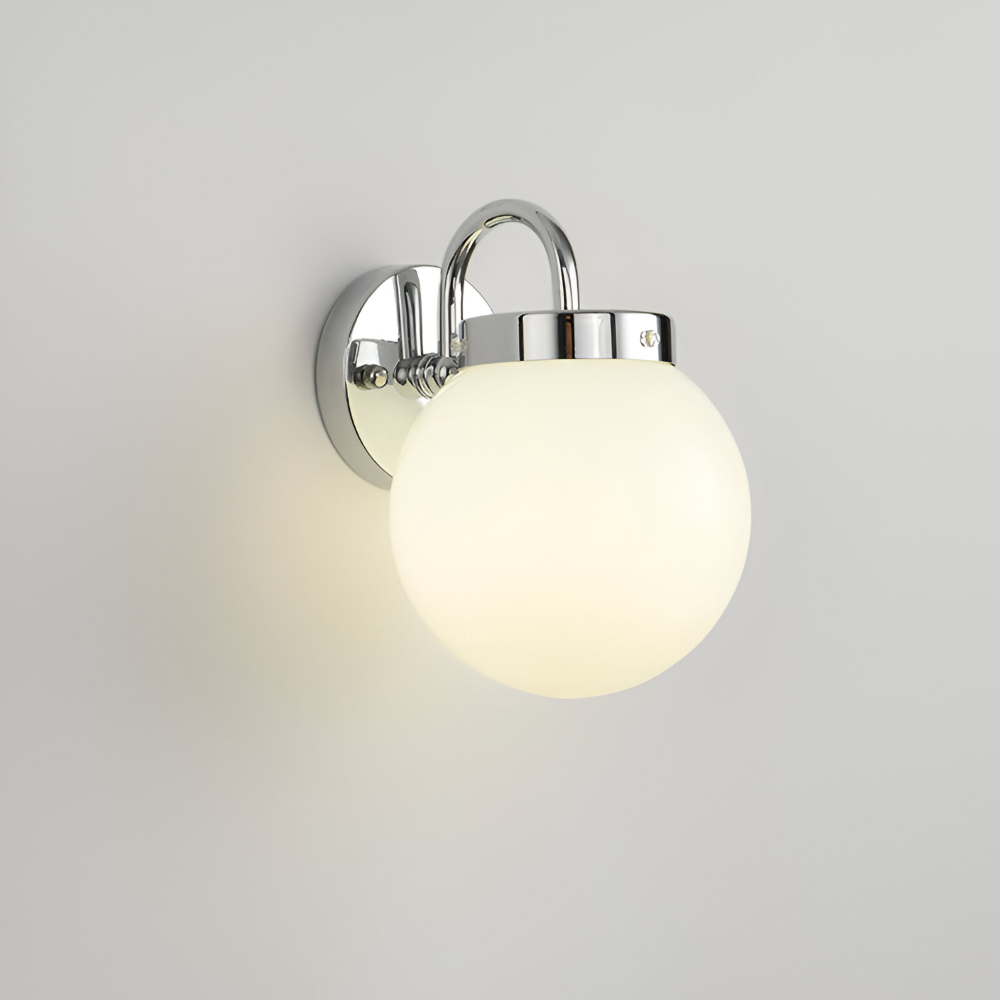 Trifärgad randig vägglampa, modern LED-belysning som ger dynamik till heminredningen.