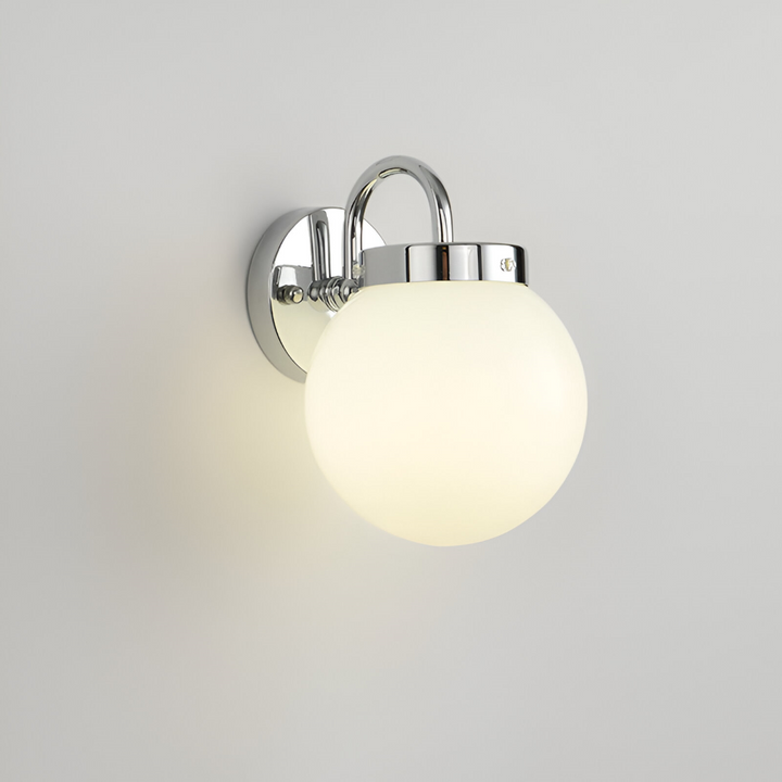Trifärgad randig vägglampa, modern LED-belysning som ger dynamik till heminredningen.