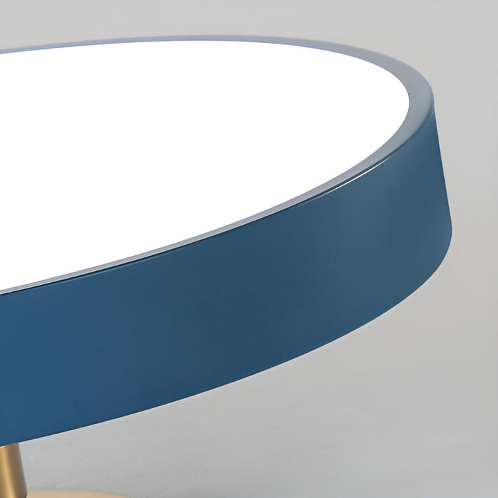 Designad rund LED-taklampa som förbättrar heminredningen. Jämn och behaglig ljusspridning.