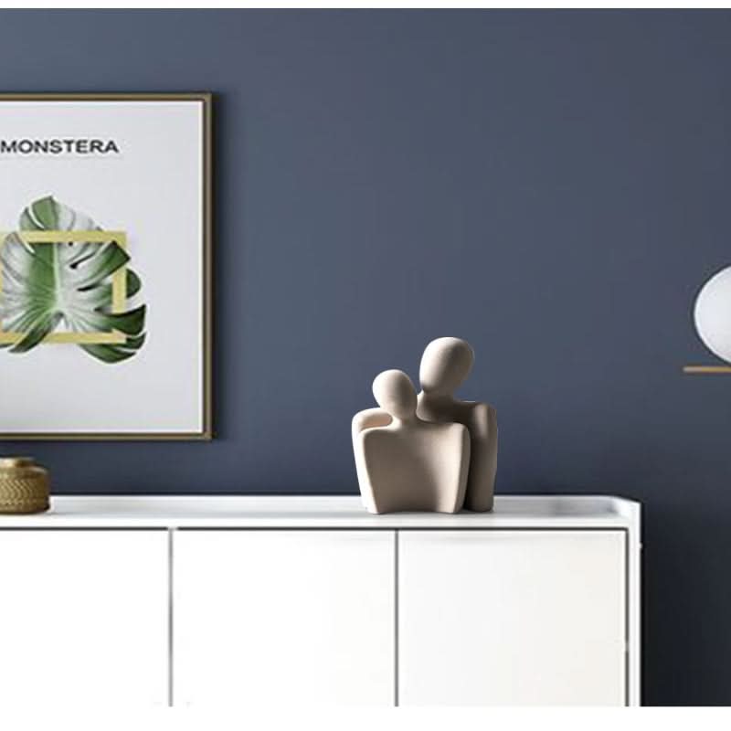 Abstrakt designskulptur. Modern inredningsdetalj som symboliserar kärlek och enhet i hemmet.