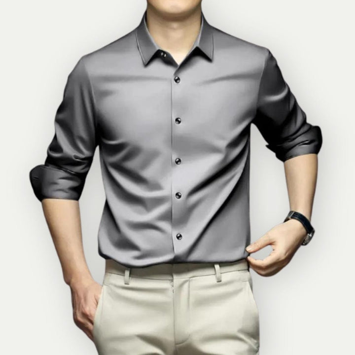 Vardagsmode: strykfri herrskjorta slim fit. Elegant komfort för en modern man.