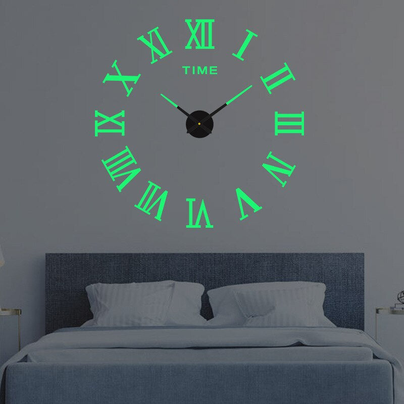 Enkel modern väggklocka. Minimalistisk design som förhöjer alla hemmiljöer med sin stilrenhet.