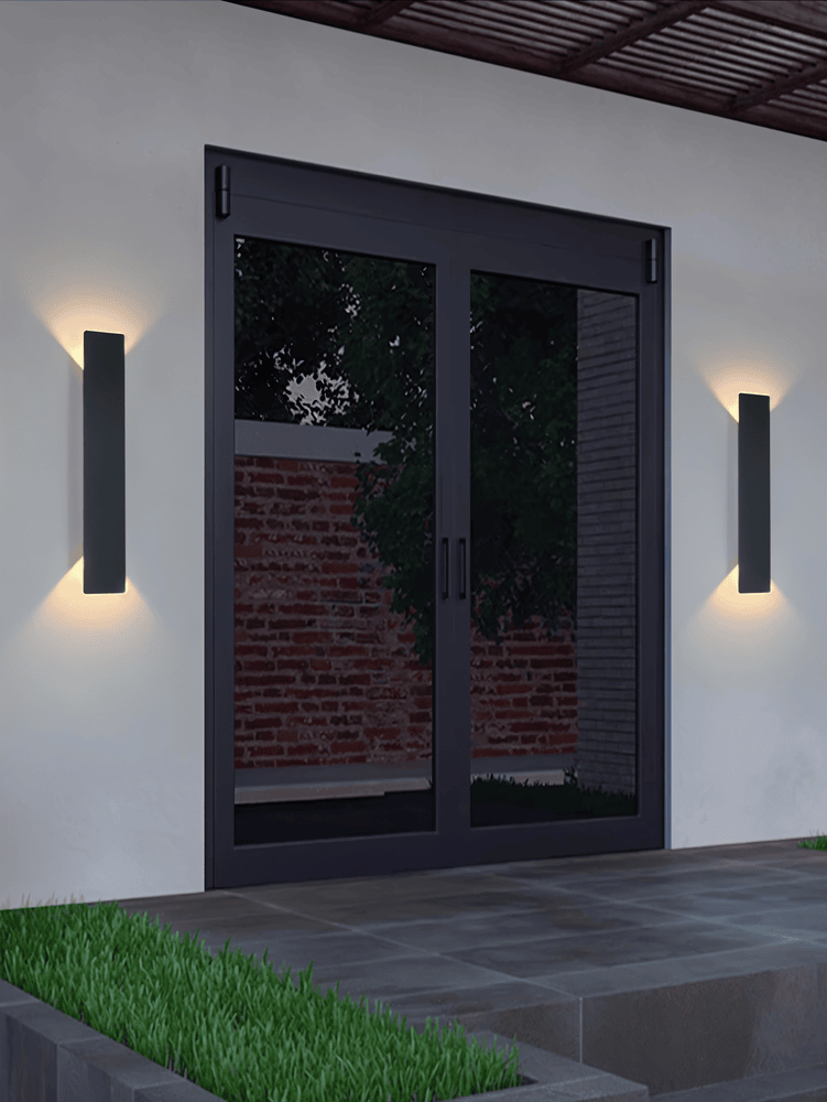 Energisnål vit LED-utomhusbelysning, vattenresistent designlampa med varmt ljus för fasaden.