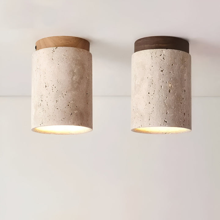 Energisnål taklampa med modern design och integrerad LED-spotlight, sparar el.