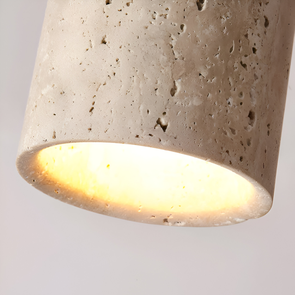 LED taklampa med infälld spot, energieffektiv lösning för modern och funktionell heminredning.