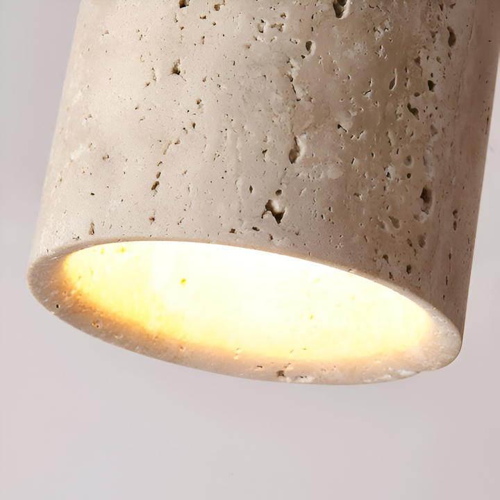 LED taklampa med infälld spot, energieffektiv lösning för modern och funktionell heminredning.