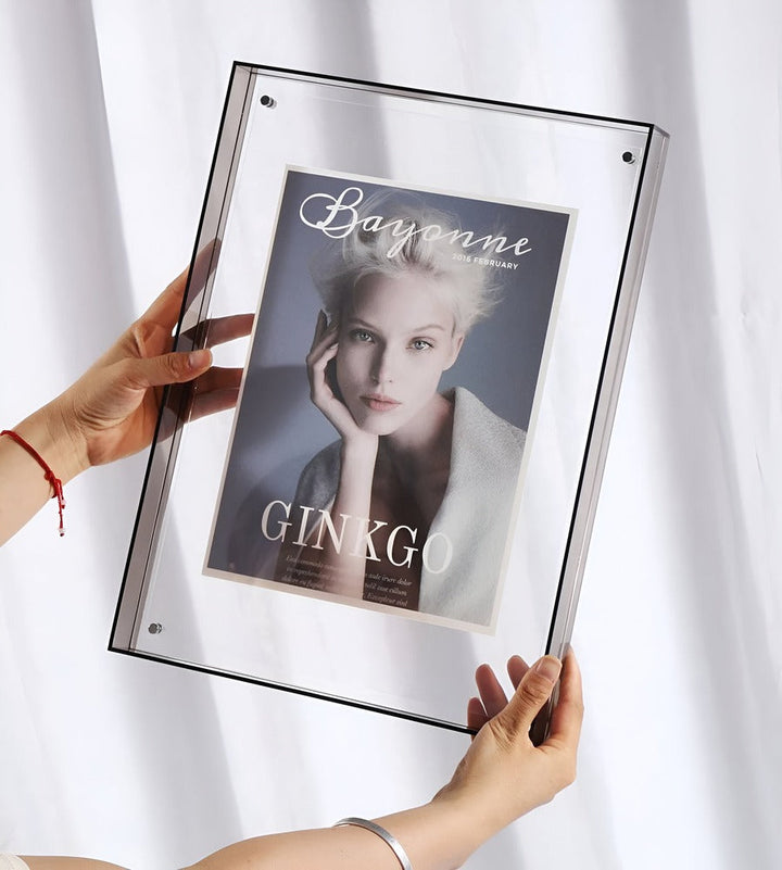 Färgstark minimalistisk tavelram, ger en pop av färg till dina väggar.