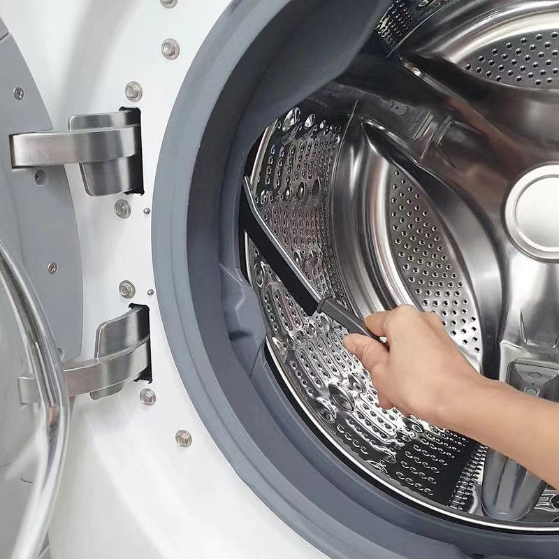 Multifunktionell rengöringsborste med robusta borst och ergonomiskt handtag för svåråtkomliga ytor; perfekt för hem och bil.