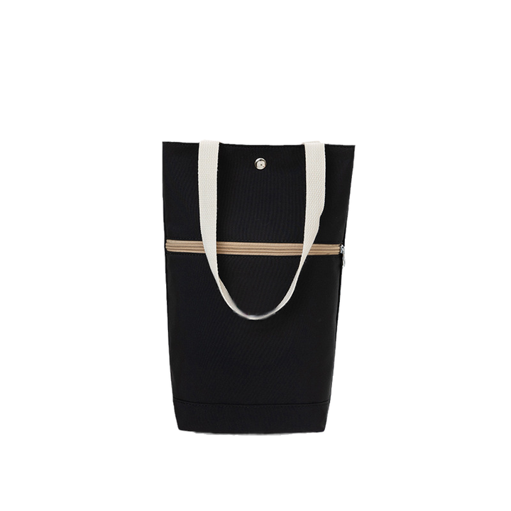 "Multifunktionell somrig damväska, svart polyester och linne, perfekt för fritid och resor. Rymmer dagliga saker."