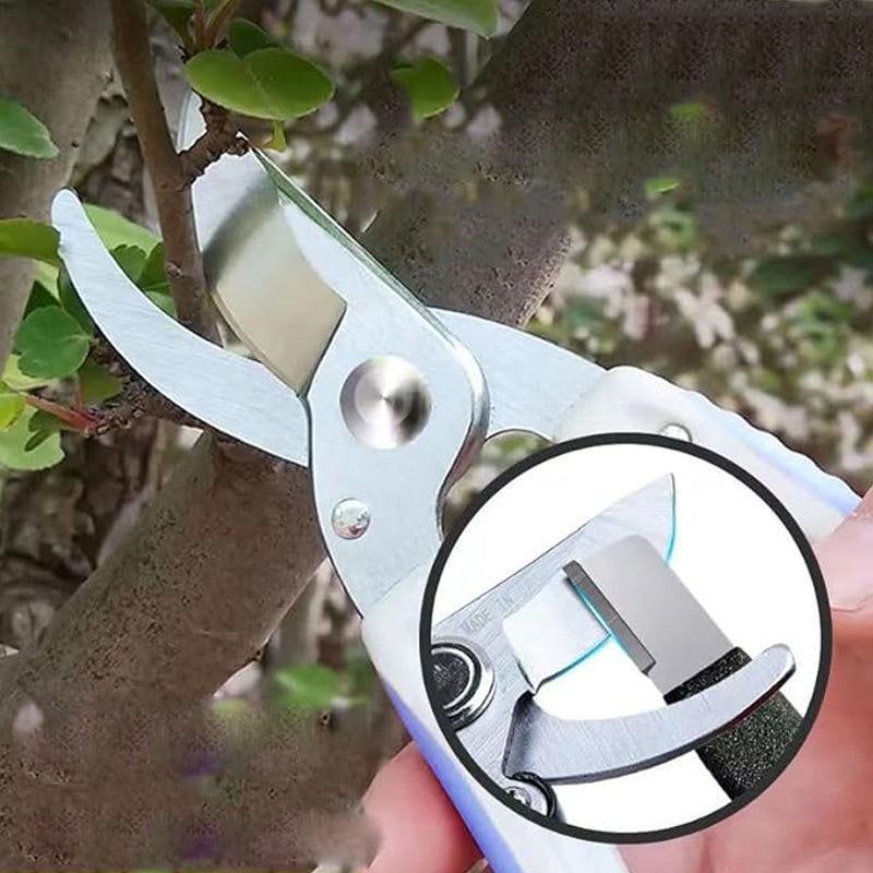 "Multifunktionell trädgårdsverktygsslipmaskin, kompakt design, röd och svart, för skarpa redskap och lätt användning."