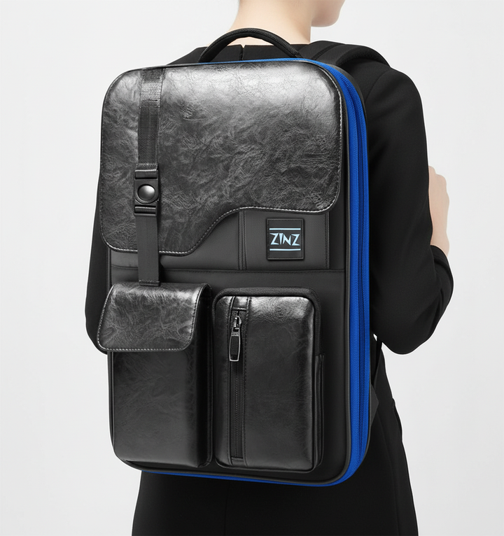 Detaljbild: Inbyggd USB-laddningsport på den vattentäta, multifunktionella unisex ryggsäcken. För mobil/laptop.