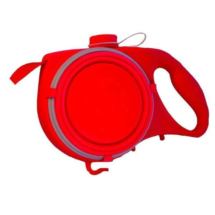 "Multifunktionellt hundkoppel med röd skål, blått band, inbyggd vattenbehållare och avfallspåsar för små och stora hundar."