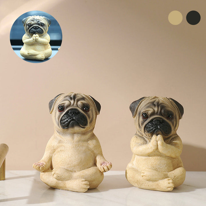 "Mysig bulldog yoga staty prydnad i harts, i meditativ pose, idealisk för inomhusdekor med humor och stil."