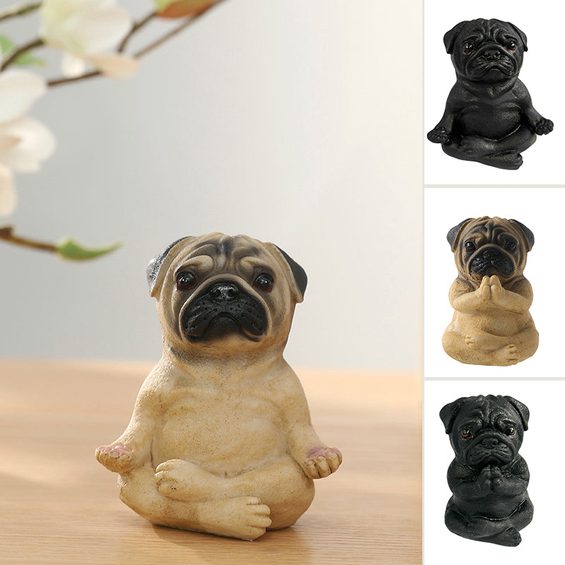 "Mysig bulldog yoga staty prydnad i harts, i meditativ pose, idealisk för inomhusdekor med humor och stil."