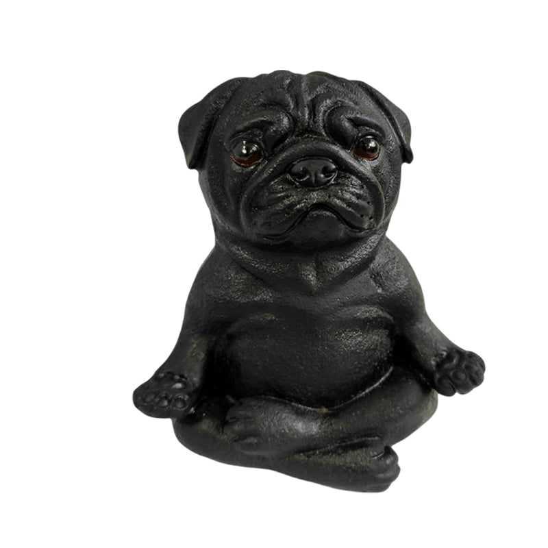 "Mysig bulldog yoga staty prydnad i harts, i meditativ pose, idealisk för inomhusdekor med humor och stil."