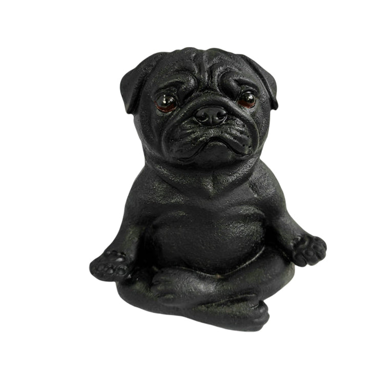 "Mysig bulldog yoga staty prydnad i harts, i meditativ pose, idealisk för inomhusdekor med humor och stil."