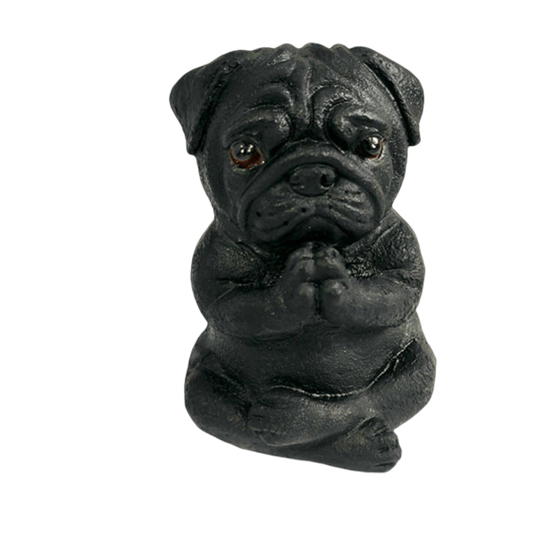 "Mysig bulldog yoga staty prydnad i harts, i meditativ pose, idealisk för inomhusdekor med humor och stil."