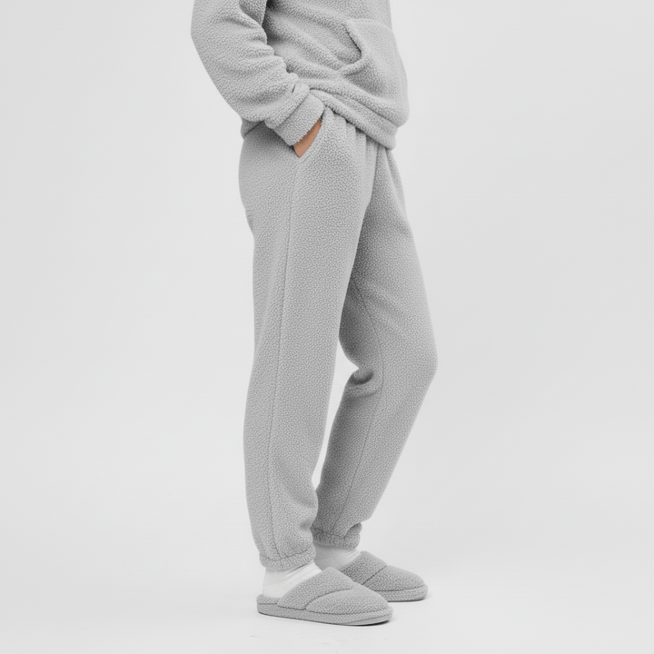 Mångsidigt Skye dam mysset med hoodie & byxor. Utmärkt för inomhusaktiviteter.