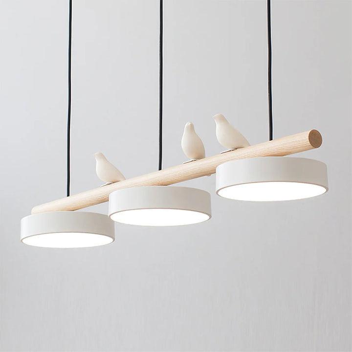 Fågel taklampa, LED belysning och dimbar funktion för flexibel inomhusbelysning.