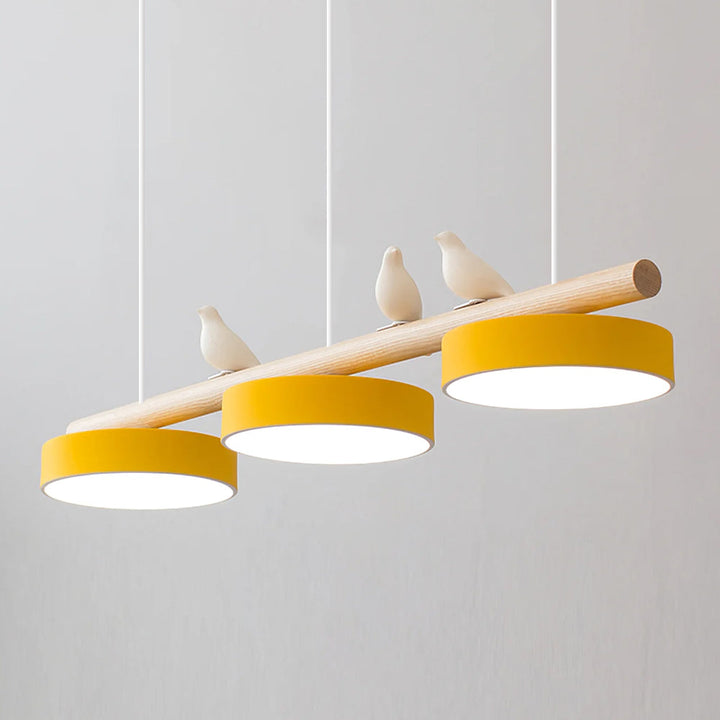 Fågelformad pendellampa, modern LED designlampa för unik inomhusbelysning.