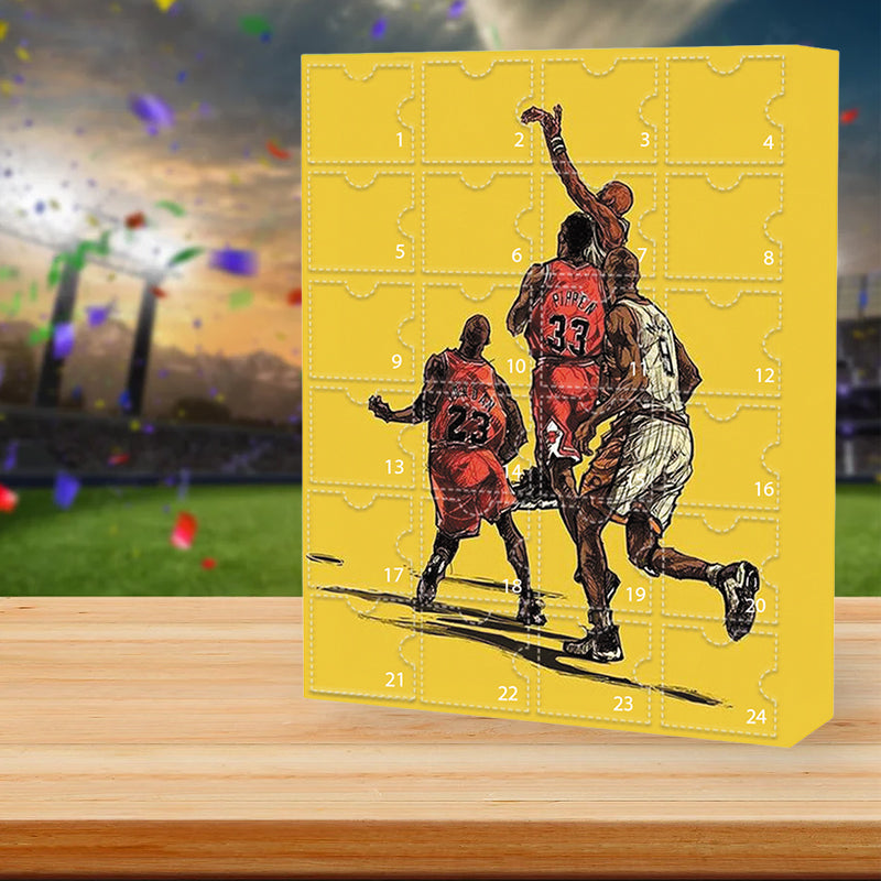 "NBA adventskalender med små prydnader, blå och vit, 24 luckor med baskettemade miniatyrer, perfekt julöverraskning."