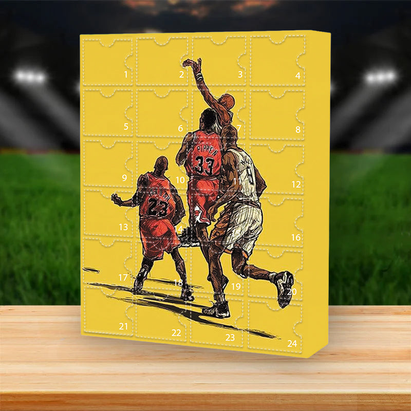 "NBA adventskalender med små prydnader, blå och vit, 24 luckor med baskettemade miniatyrer, perfekt julöverraskning."