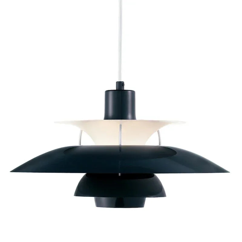 Modern och dimbar LED taklampa, färgskiftande stämningsbelysning i nordisk metall.