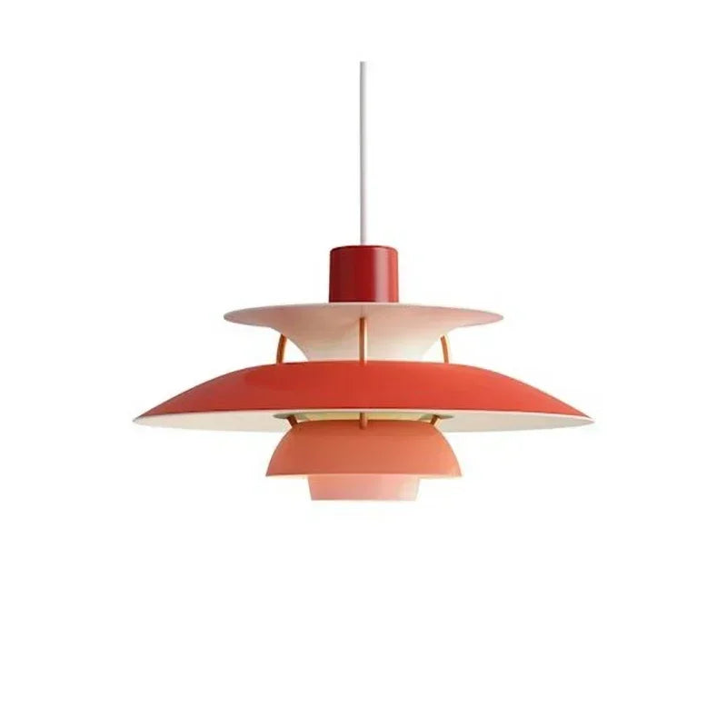 Modern LED taklampa, färgskiftande och dimbar för nordisk heminredning.