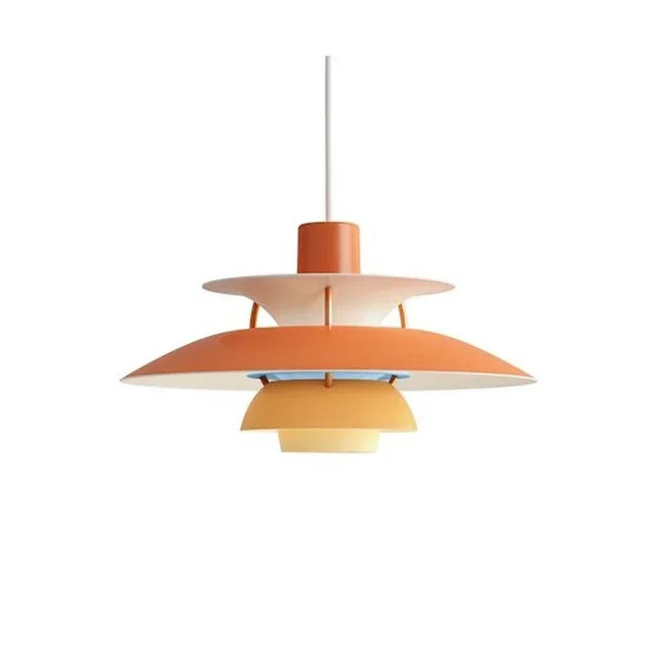 Dimbar LED taklampa i nordisk stil, skapar anpassad färgskiftande stämningsbelysning.