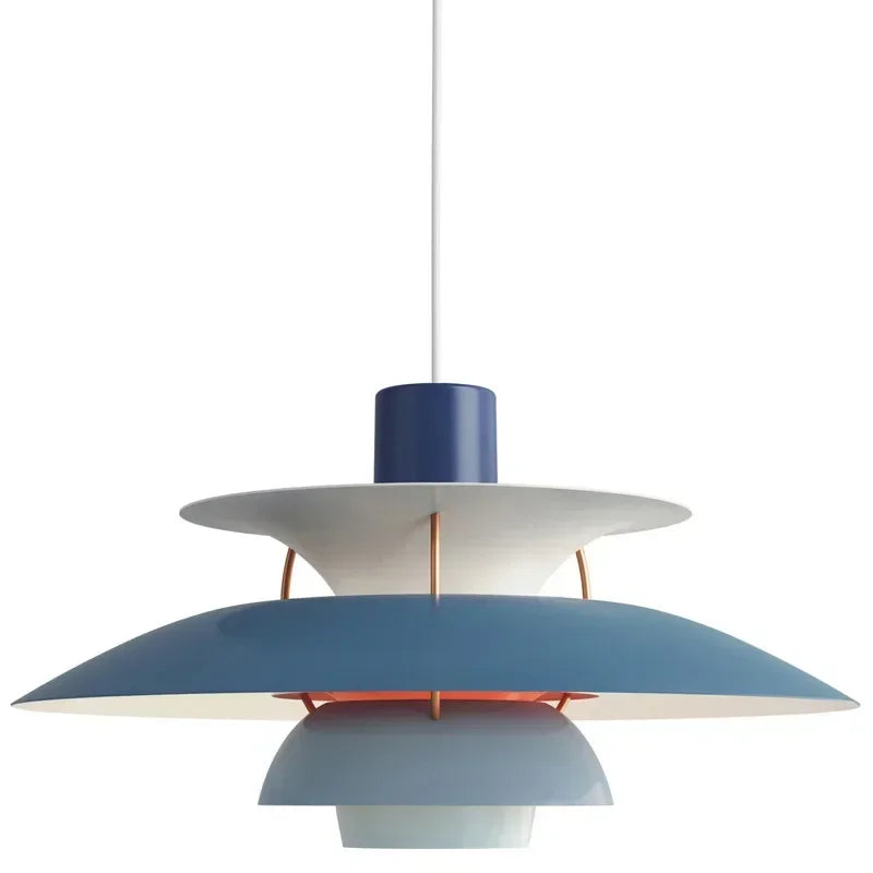 Elegant metall taklampa med färgskiftande LED ljus, nordisk design för vardagsrummet.