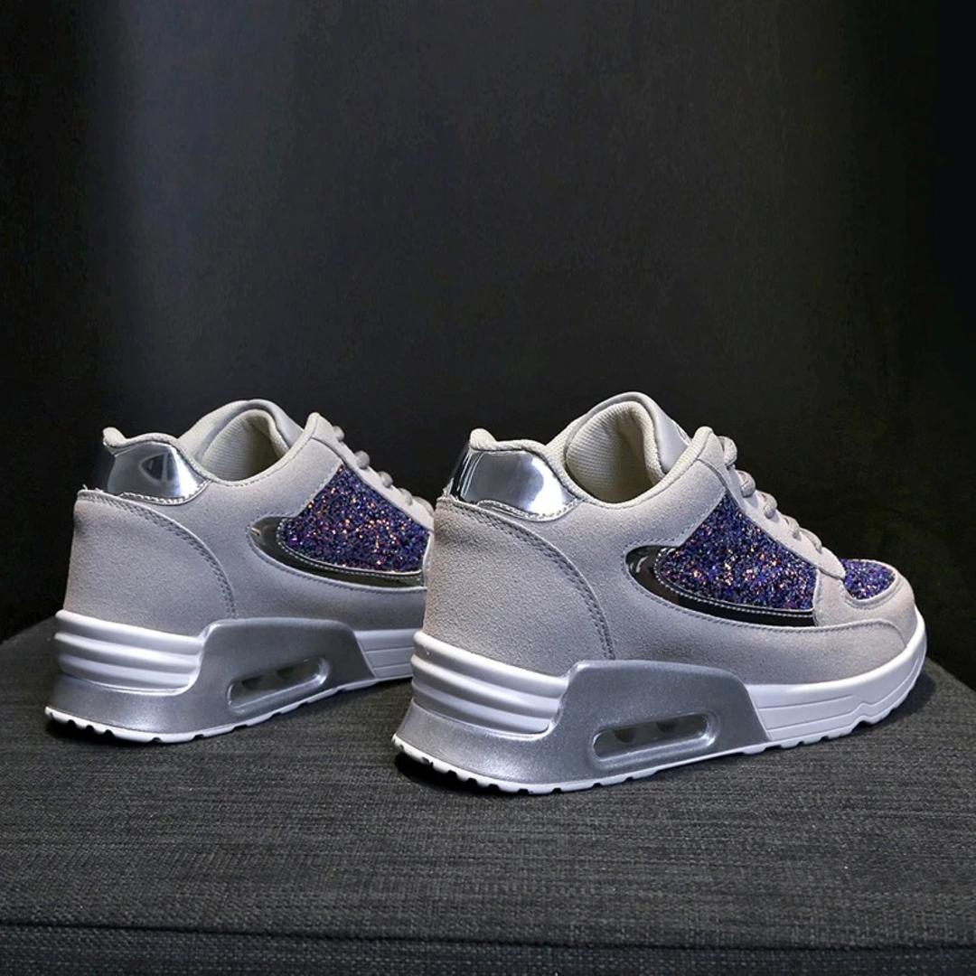 Eleganta höga guldiga damsneakers, ortopediska för stil & komfort. Trendiga fritidsskor.
