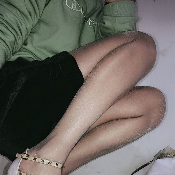 "Pärlemorfärgade sidenstrumpor, skimrande silkesdesign, eleganta och trendiga, sexig glans, för kvinnor, accessoar"