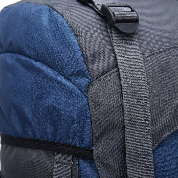 Ergonomisk friluftsryggsäck Pathward, designad för bekväm packning på krävande vandringar.