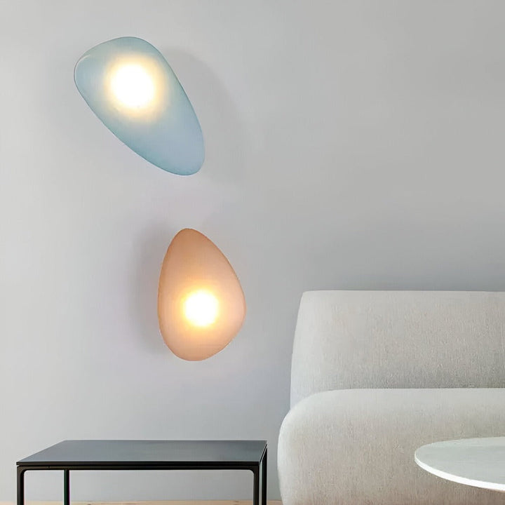 PebbleHue LED-vägglampa, en elegant ljuspunkt med nordisk känsla för ditt hem.