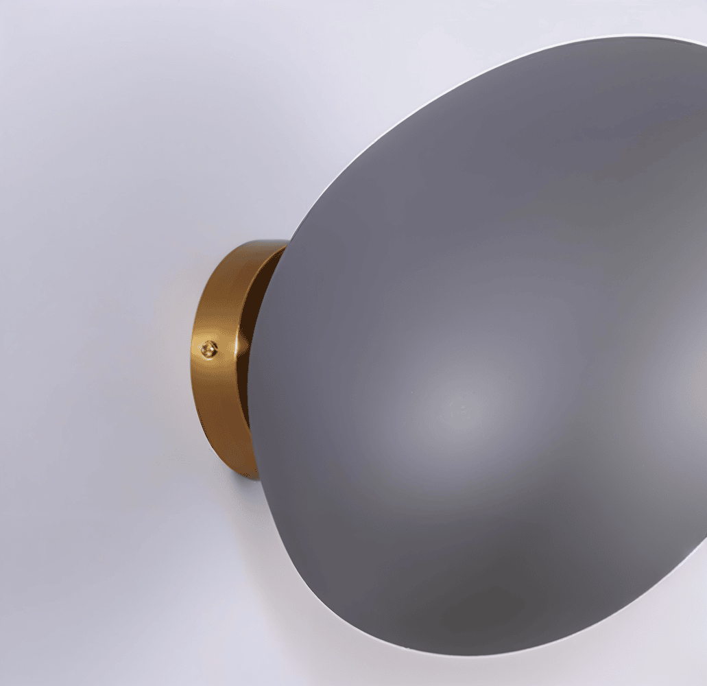 Dekorativ PebbleHue LED-lampa, nordisk design skapar mysbelysning i sovrummet.