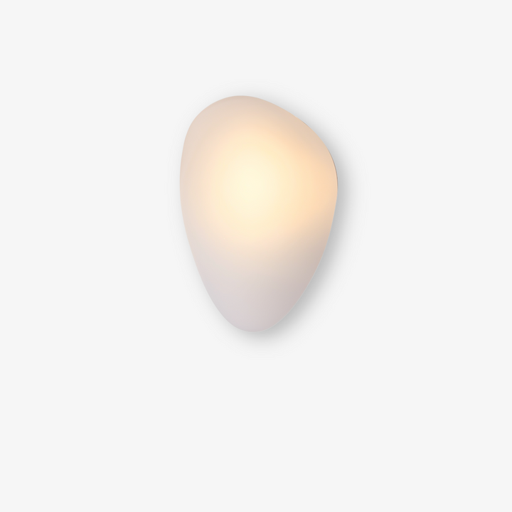 Dekorativ PebbleHue LED-vägglampa, förhöjer atmosfären i varje vardagsrum.