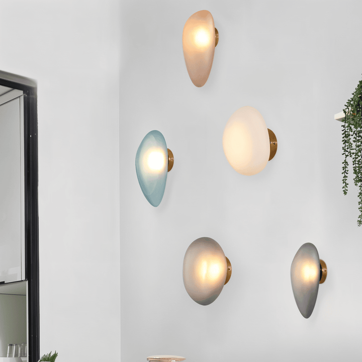 PebbleHue LED-vägglampa: funktionell och dekorativ belysning för hall och vardagsrum.