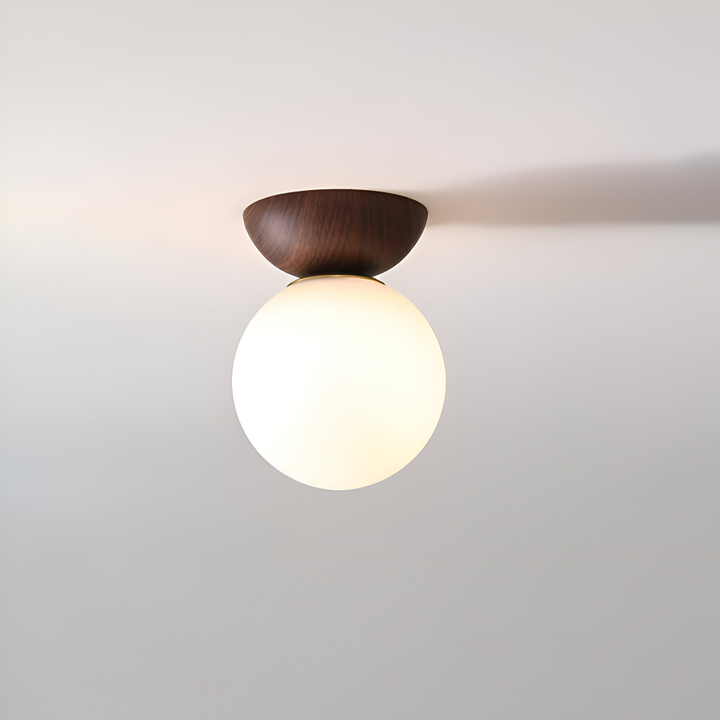 Skapa stämning med Perle LED-taklampa. Japansk design, pärlor och varm modern belysning.