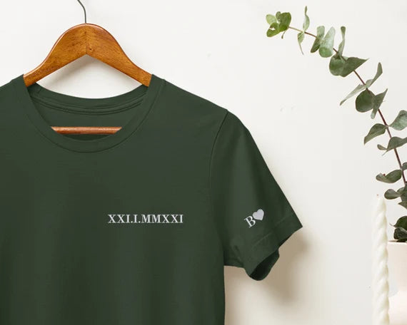 Fira er kärlek med personliga matchande par hoodies. Ett minne för livet med anpassade siffror.
