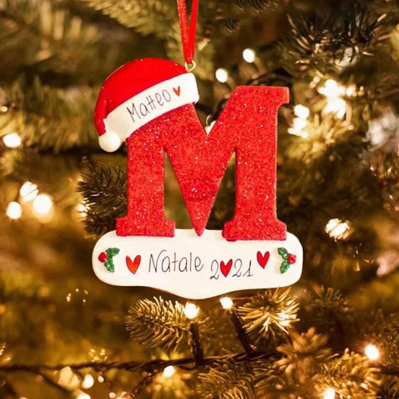 "Personligt julhängande akrylornament med rött band, perfekt för att anpassa och dekorera julgranen."