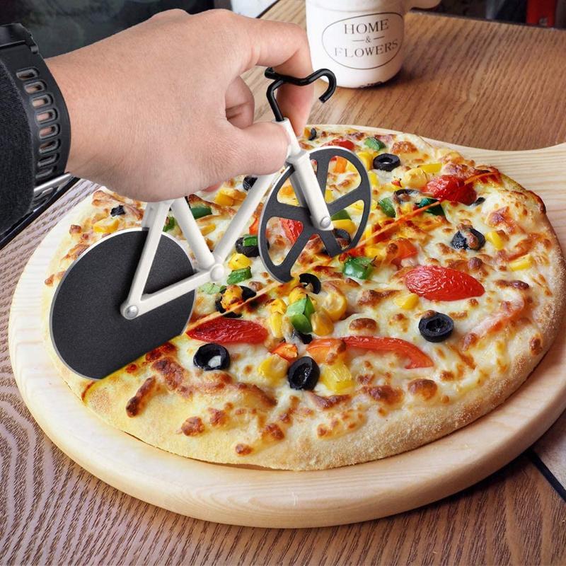 "Pizzaskärare i rostfritt stål, cykelformad, färgglad design, perfekt för köket, rolig och praktisk kökspryl 125x114 mm."