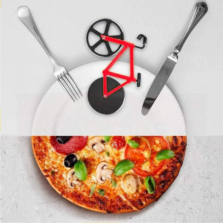 "Pizzaskärare i rostfritt stål, cykelformad, färgglad design, perfekt för köket, rolig och praktisk kökspryl 125x114 mm."