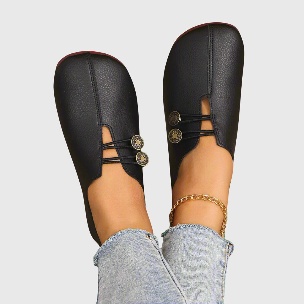Bekväm dam flat med dekorativ knappdetalj, den perfekta slip-on skon för en avslappnad look
