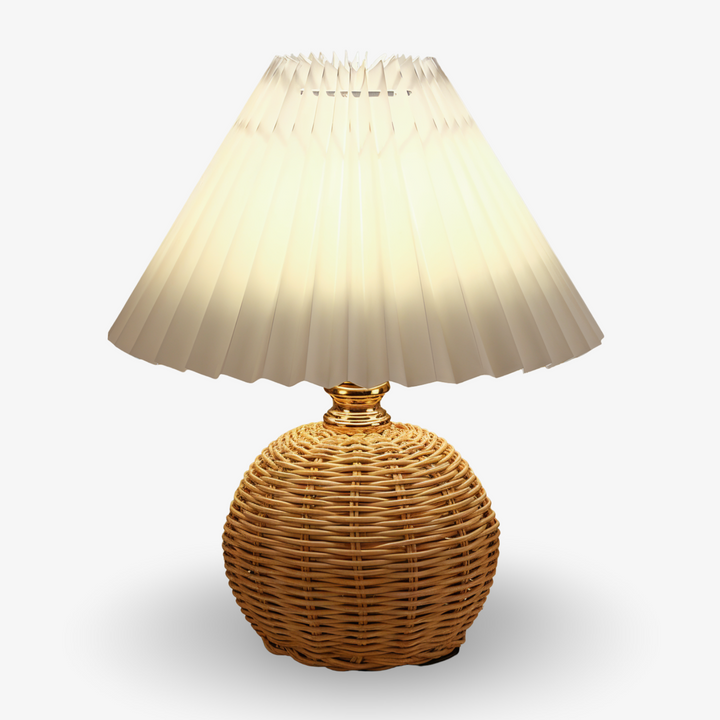 Snygg bordslampa med plisserad skärm och bas i retrorotting, perfekt som läslampa.