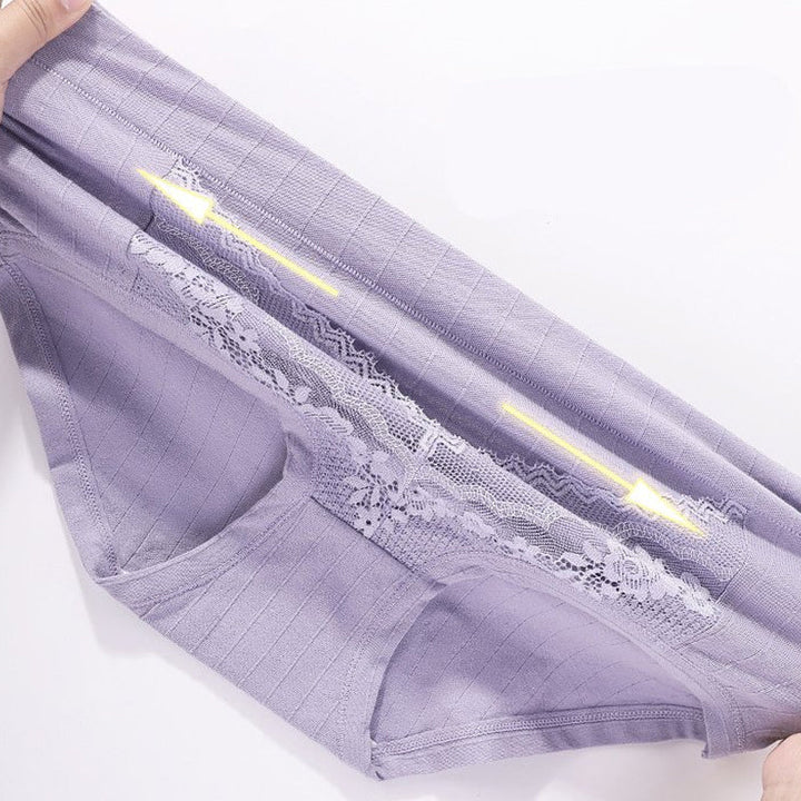 "Plus size högmidjade bomullstrosor i mörklila med elastiskt midjeband, komfortabel passform och mjukt material."