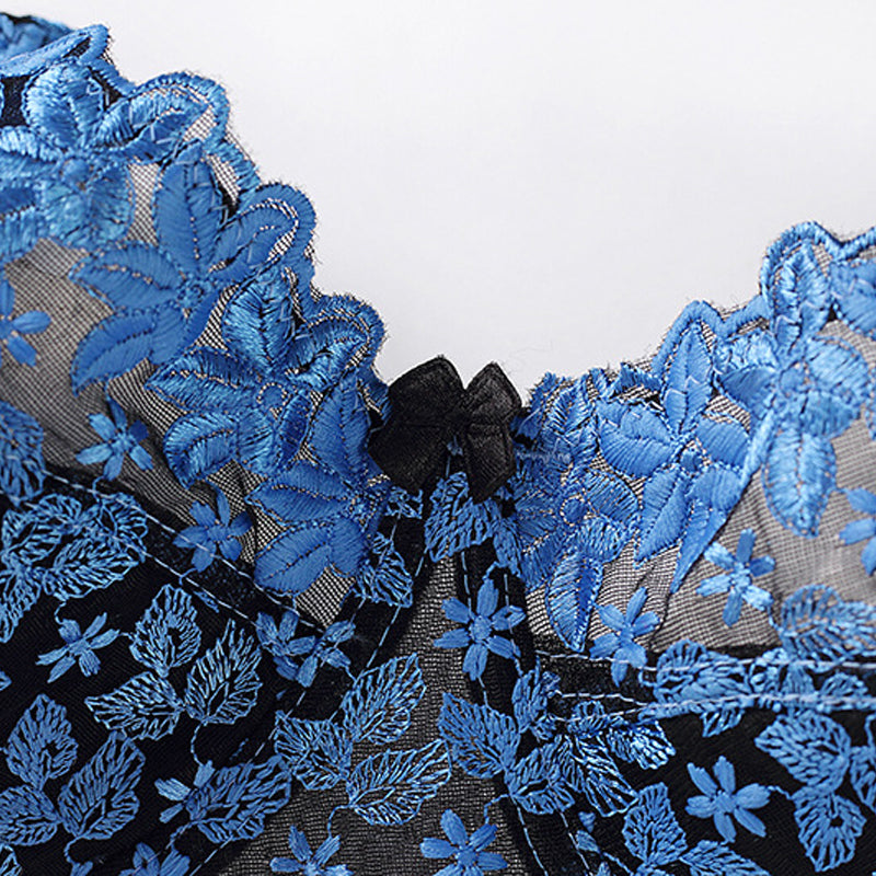 "Plusstorlek broderad blommig behå, stödjande med eleganta blomdetaljer, bekväma vadderade axelband."