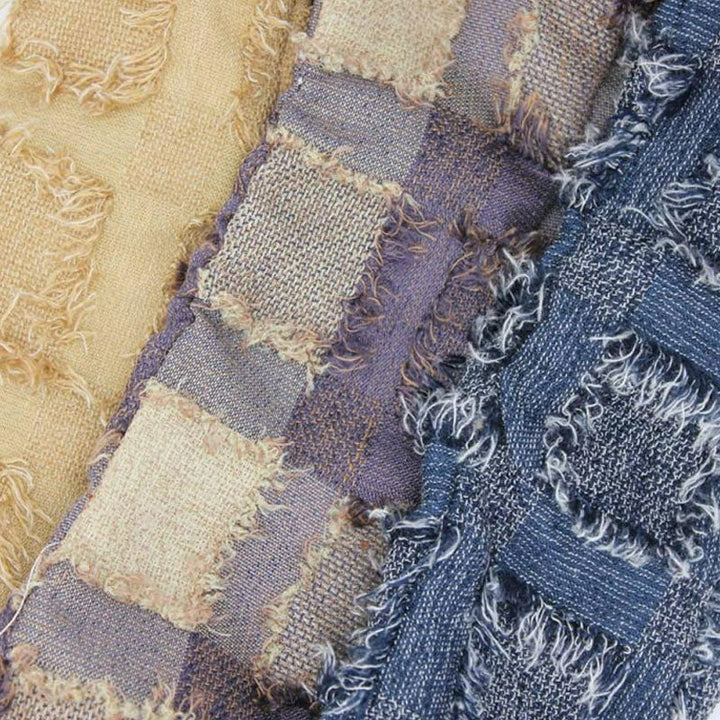 "Plyschbjörn tuggleksak för hundar, hållbar och mjuk. Blå och ljusbrun. Perfekt för aggressiva tuggare."